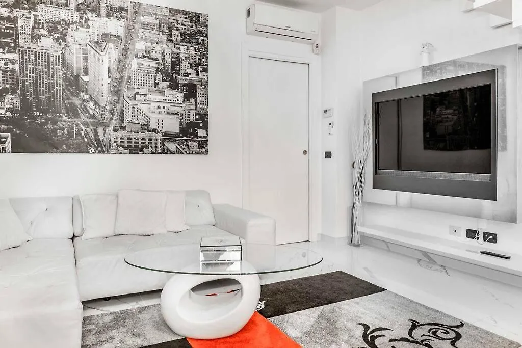 Daire Jacuzzi Duomo Suites - Free Parcking Ac Wi-Fi Milano