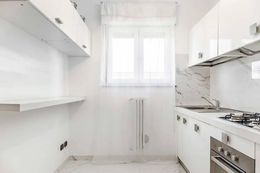 Daire Jacuzzi Duomo Suites - Free Parcking Ac Wi-Fi Milano İtalya